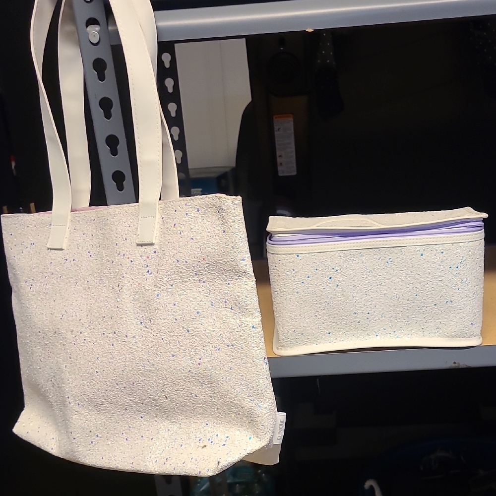 Clinique White Tote Bag with Makeup Bag. White Sparkly On Outside.